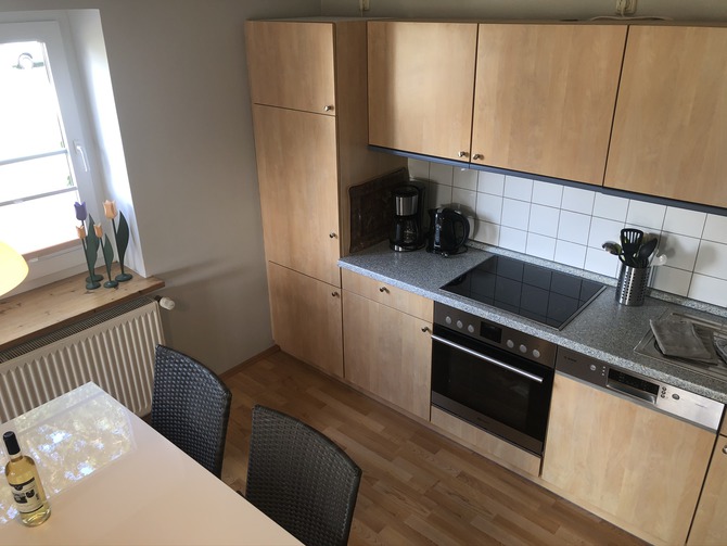 Ferienwohnung in Gro&szlig;enbrode - Am Kai 17 - Au&szlig;en - Essbereich mit K&uuml;chenzeile