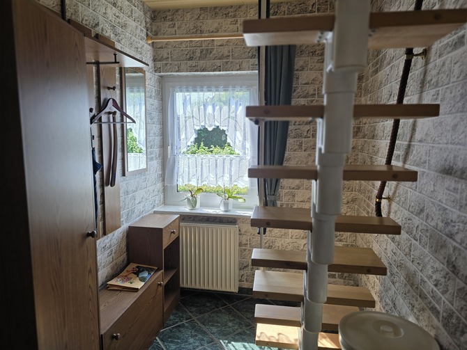 Ferienhaus in Kühlungsborn - Höppner, Joachim - Flur mit Treppe zum Obergeschoß