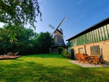 Ferienhaus in Lindau - Windmühle Lindaumühlenholz - Mühlengarten mit Grillterrasse und Sonnendeck