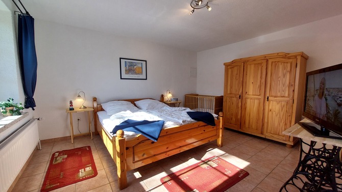 Ferienwohnung in Fehmarn OT Dänschendorf - Wenzel - Schlafzimmer mit extra TV