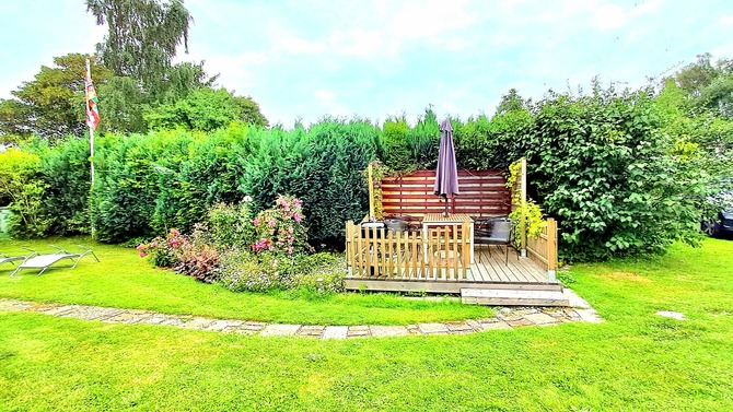 Ferienwohnung in Tremt - Zum Naturstrand - Sitzplatz mit Grill im Garten