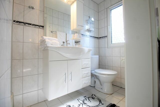 Ferienwohnung in Cismar - Haus am Kojenteich - Whg. 2 - Klosterdorf Cismar - gepflegte Wohnung auf idyllischem Seegrundstück - Bild 13